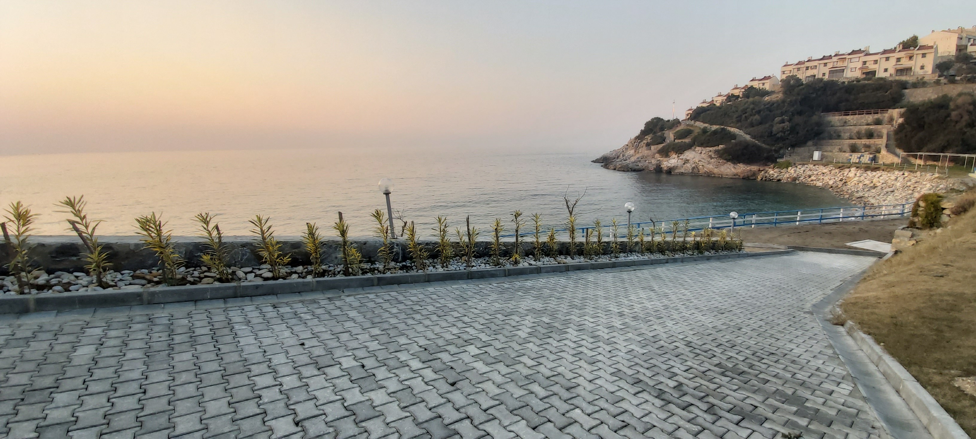 ВИЛЛА С ВИДОМ НА МОРЕ НА ПЕРВОЙ БЕРЕГОВОЙ ЛИНИИ В КУШАДАСЫ.