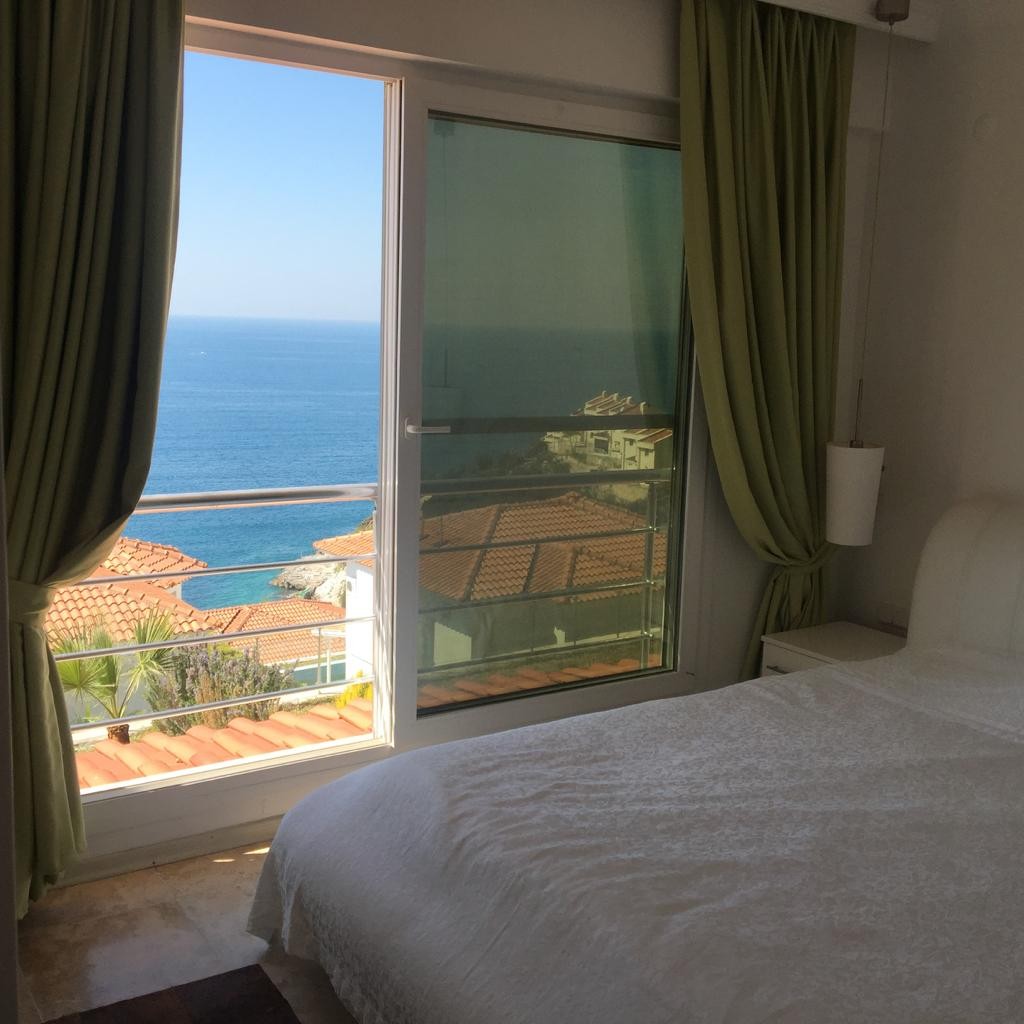 ВИЛЛА С ВИДОМ НА МОРЕ НА ПЕРВОЙ БЕРЕГОВОЙ ЛИНИИ В КУШАДАСЫ.