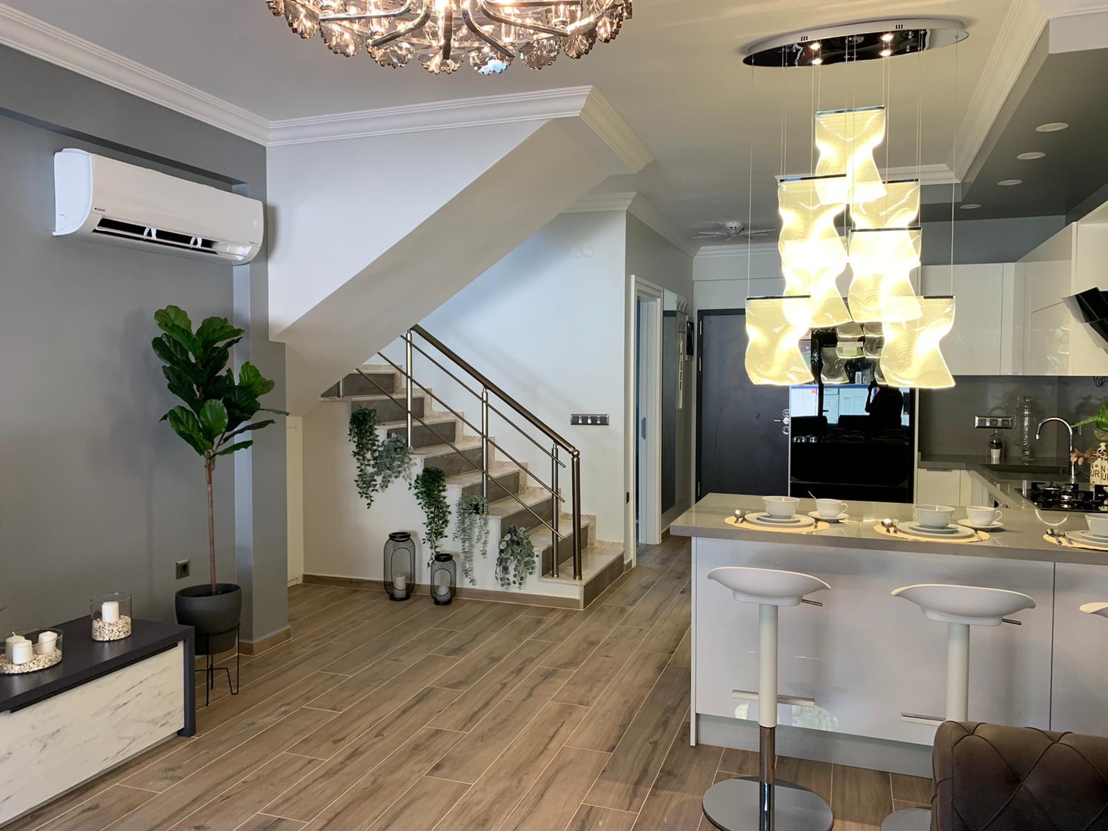 ОТДЕЛЬНАЯ ВИЛЛА НА ПЕРВОЙ БЕРЕГОВОЙ ЛИНИИ В РАЙОНЕ ДАВУТЛАР.