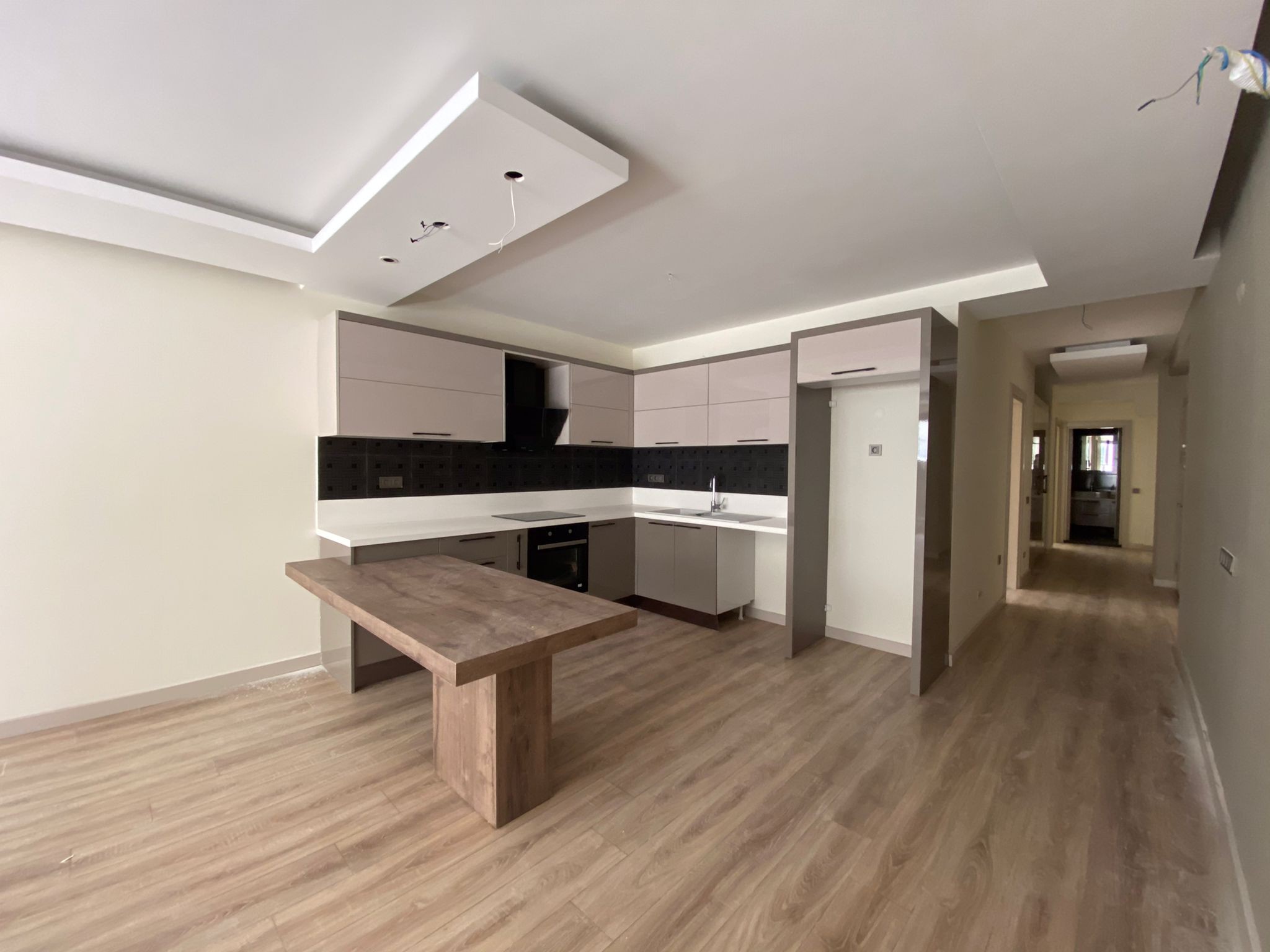 BRAND NEW SPACIOUS 2 BEDROOM APARTMENT IN TOWN