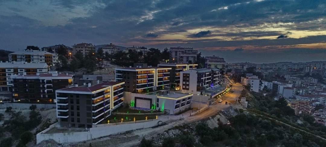 BRAND NEW SPACIOUS 2 BEDROOM APARTMENT IN TOWN