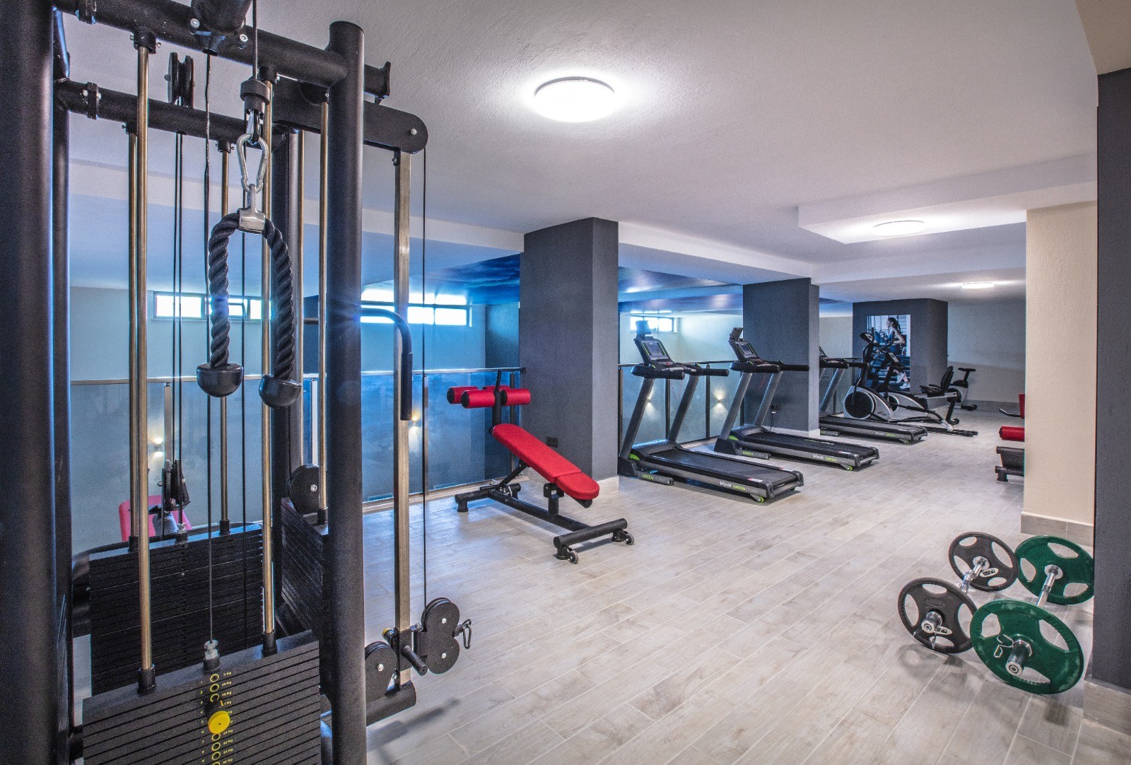 BRAND NEW SPACIOUS 2 BEDROOM APARTMENT IN TOWN