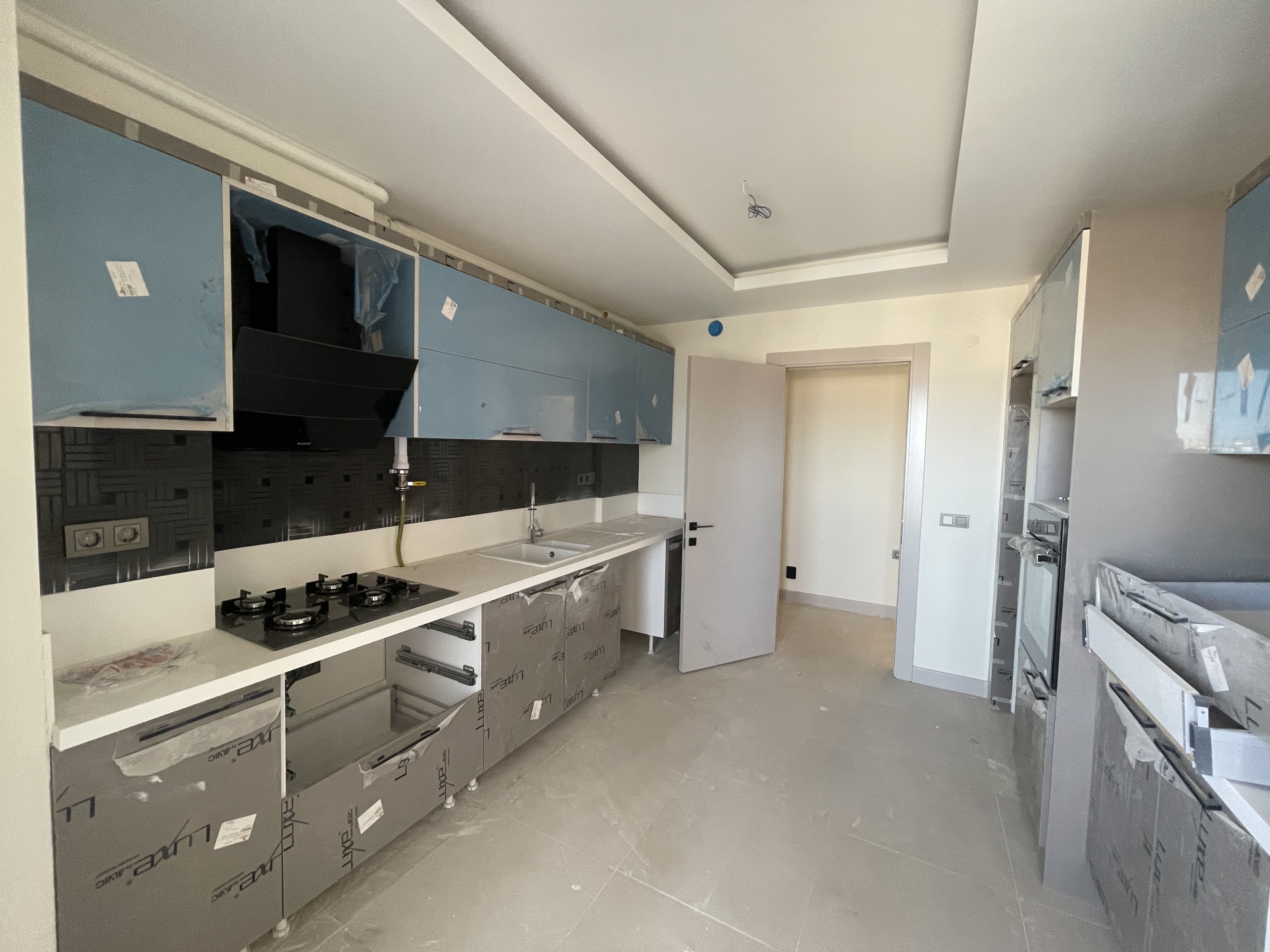 BRAND NEW 3 BEDROOMED RESIDENCE