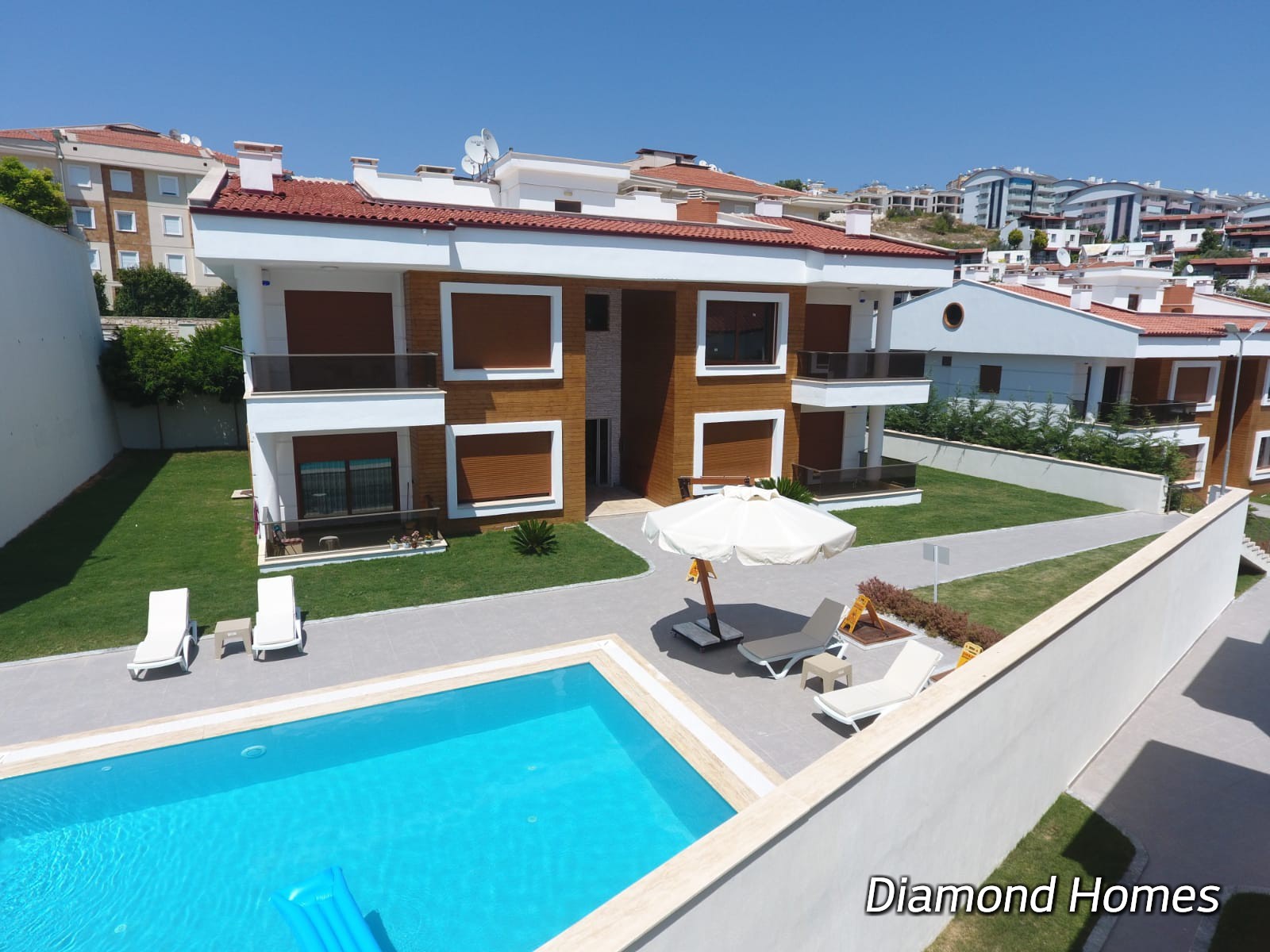 LADIES BEACH  BRAND NEW 2 BEDROOM APARTMENT FOR SALE