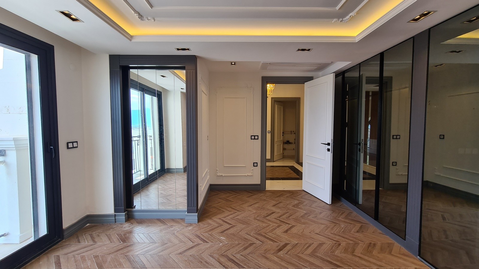 4 Bedroom Brand New Detached Villas for Sale in Kusadasi