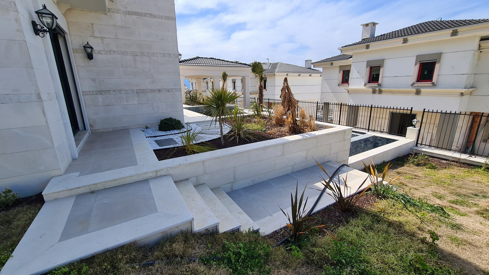 4 Bedroom Brand New Detached Villas for Sale in Kusadasi