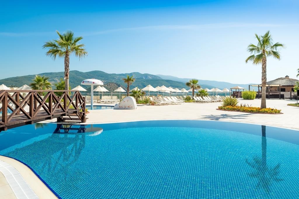2 Bed Furnished Penthouse Apartment in Golf & Spa Resort in Kusadasi