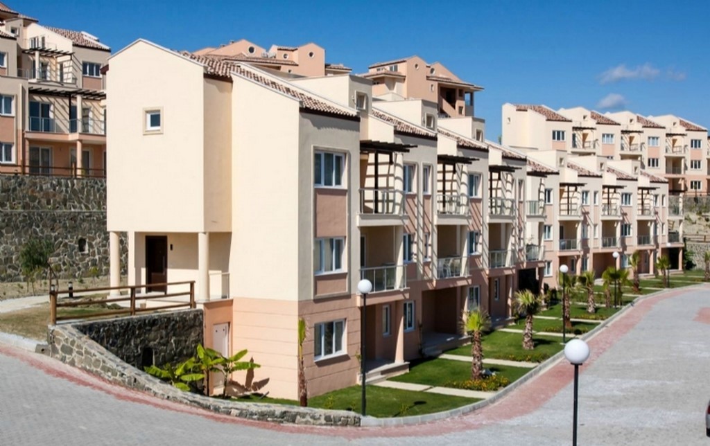 2 Bed Furnished Penthouse Apartment in Golf & Spa Resort in Kusadasi
