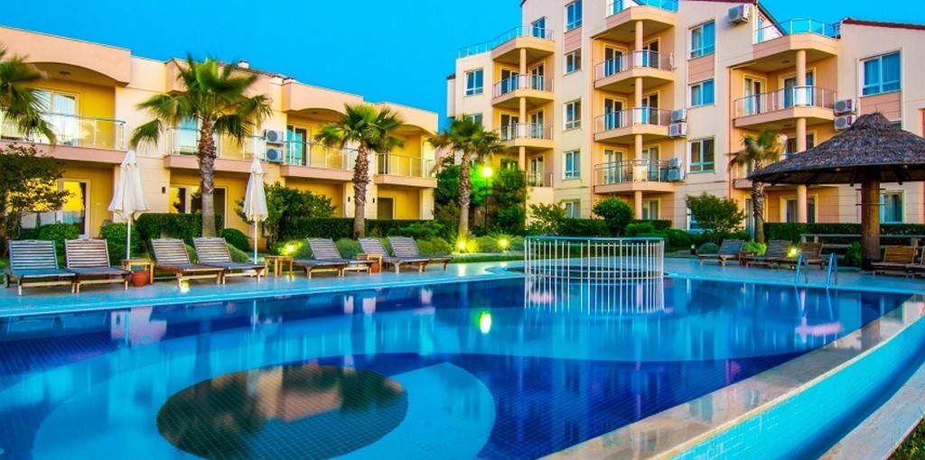 2 Bed Furnished Penthouse Apartment in Golf & Spa Resort in Kusadasi