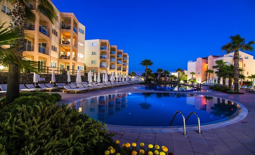 2 Bed Furnished Penthouse Apartment in Golf & Spa Resort in Kusadasi