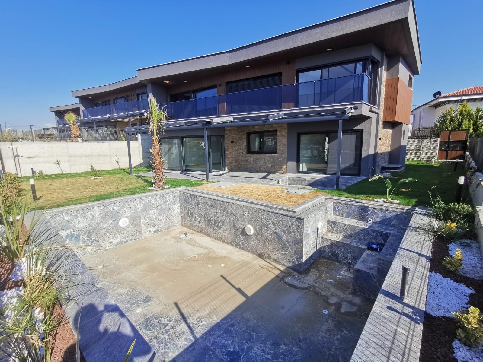 ЭЛИТНАЯ ВИЛЛА НА ПРОДАЖУ В КУШАДАСЫ.