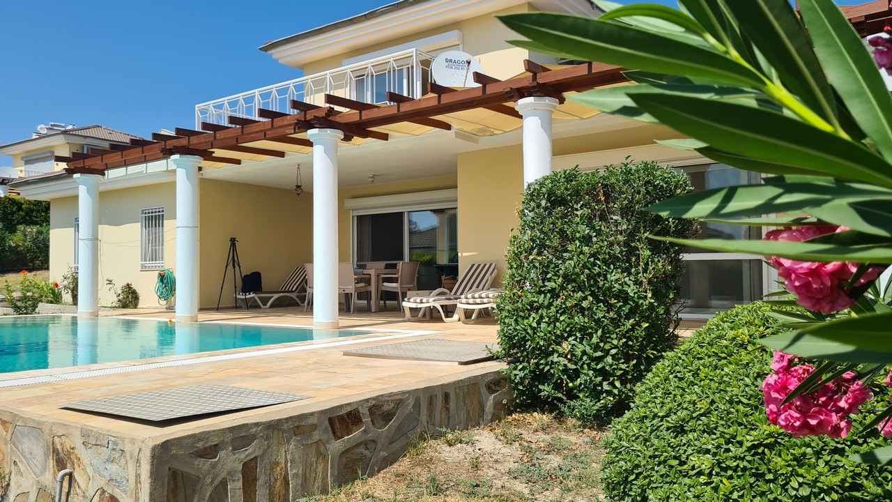 A magnificent villa in Kuşadası, offering both the tranquility of nature and close proximity to the city center.