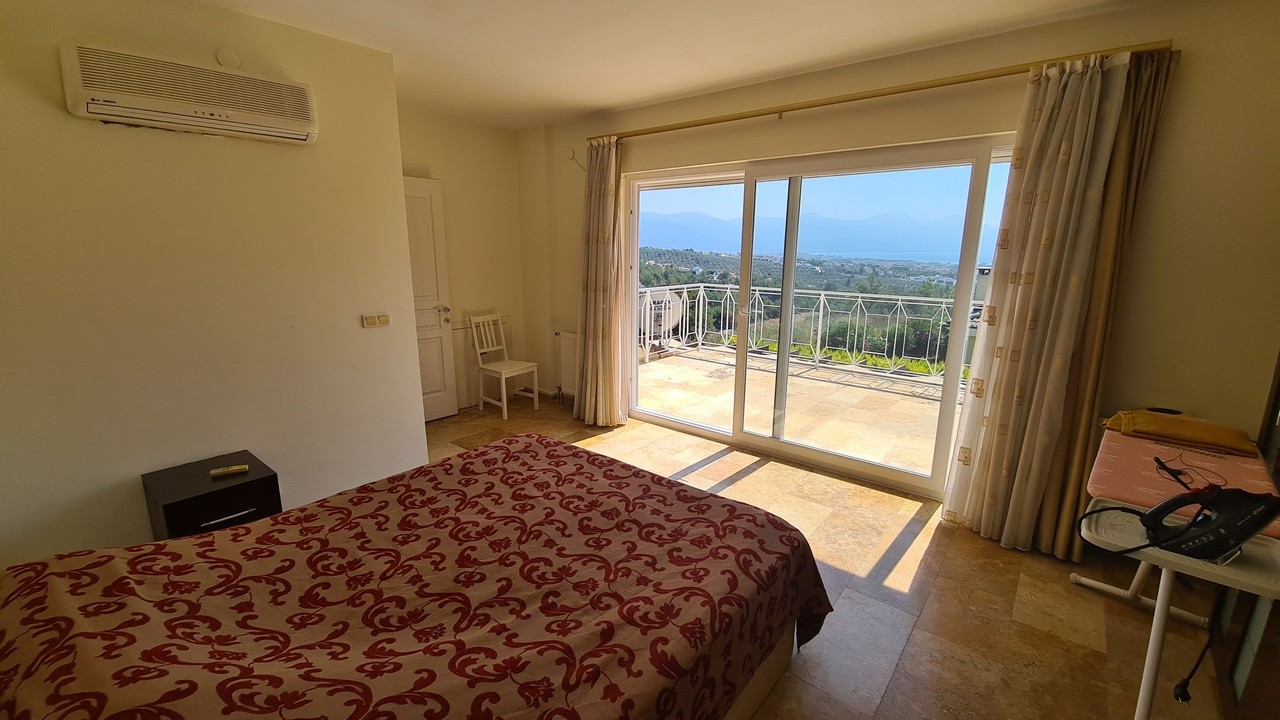 A magnificent villa in Kuşadası, offering both the tranquility of nature and close proximity to the city center.