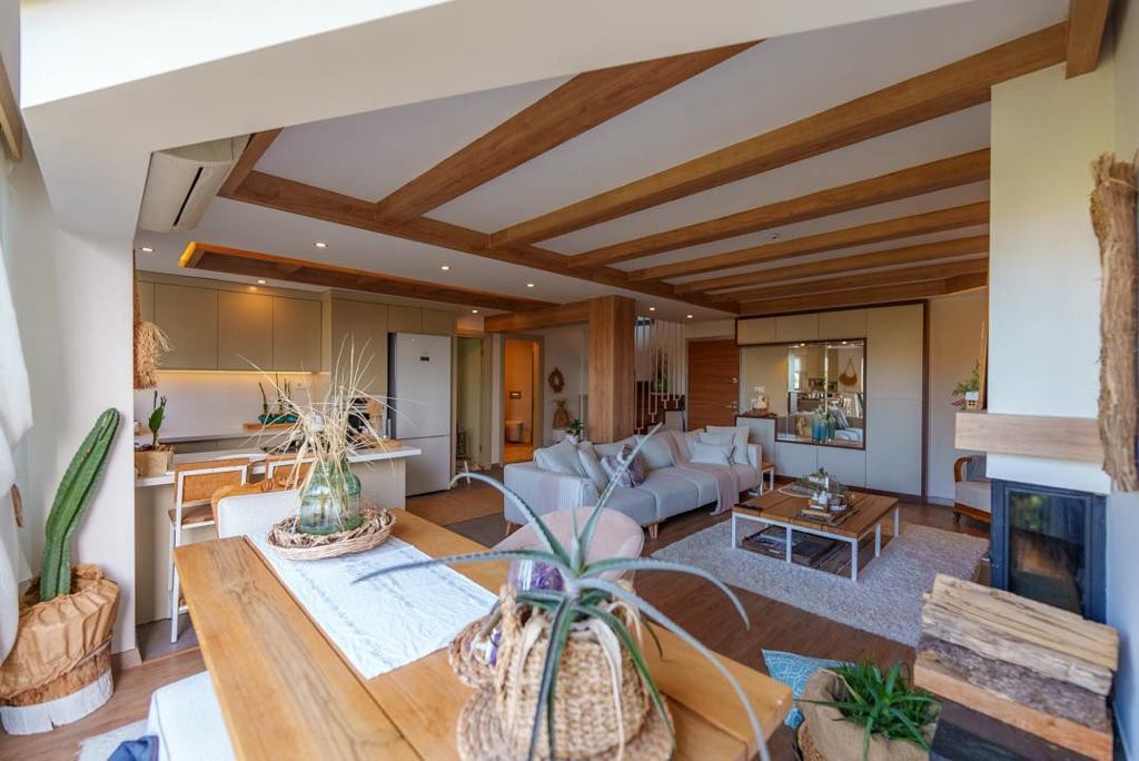 КВАРТИРА С ВИДОМ НА МОРЕ В ЦЕНТРЕ ГОРОДА КУШАДАСЫ.