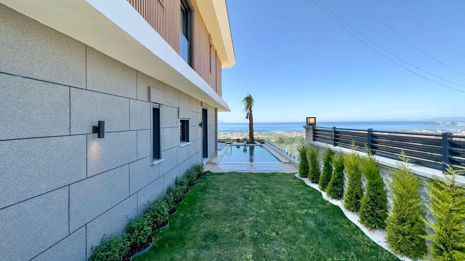 РОСКОШНЫЕ ВИЛЛЫ С ВИДОМ НА МОРЕ НА ПРОДАЖУ В КУШАДАСЫ.