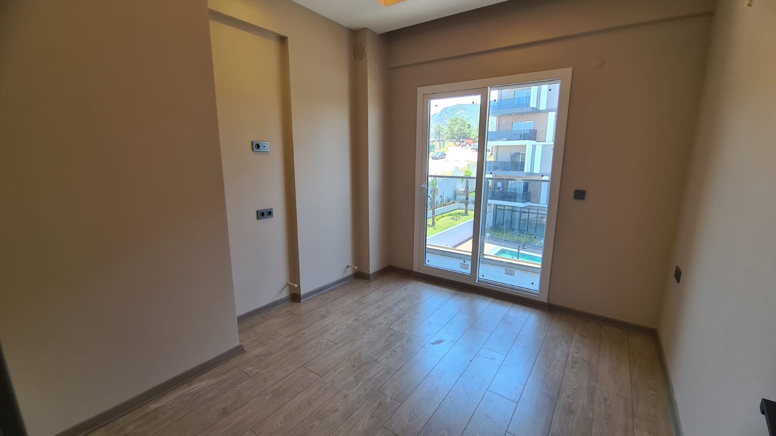 ПРОСТОРНАЯ КВАРТИРА 3+1 НА ПРОДАЖУ В КУШАДАСЫ.