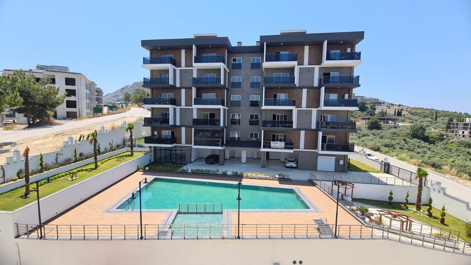 ПРОСТОРНАЯ КВАРТИРА 3+1 НА ПРОДАЖУ В КУШАДАСЫ.