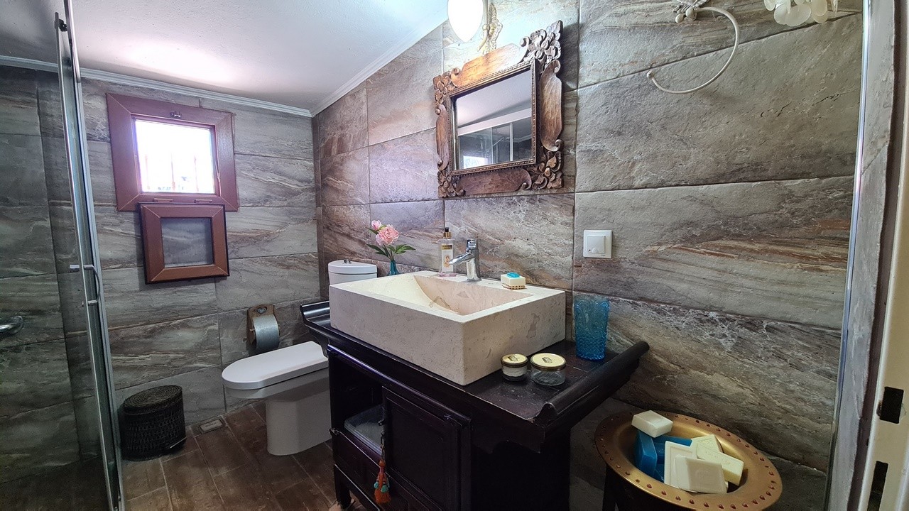 ДВУХУРОВНЕВАЯ КВАРТИРА С ВИДОМ НА МОРЕ НА ПРОДАЖУ В КУШАДАСЫ.