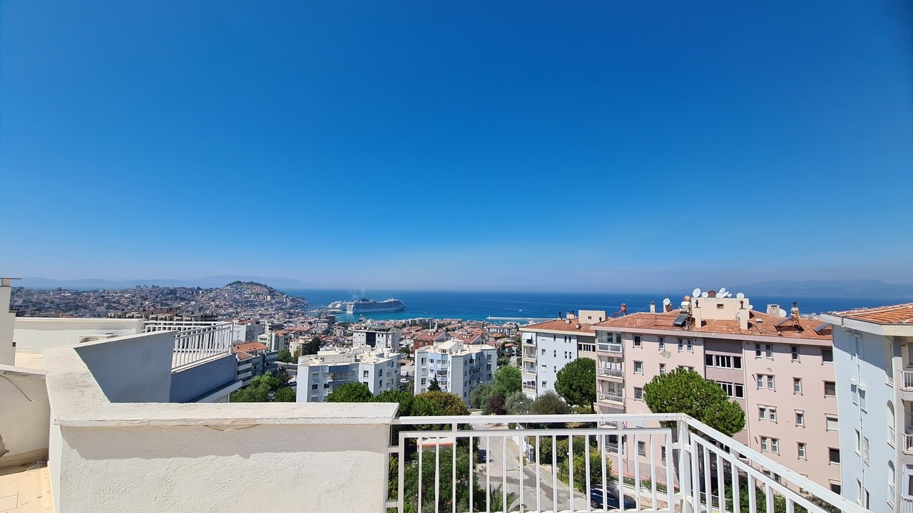 ДВУХУРОВНЕВАЯ КВАРТИРА С ВИДОМ НА МОРЕ НА ПРОДАЖУ В КУШАДАСЫ.