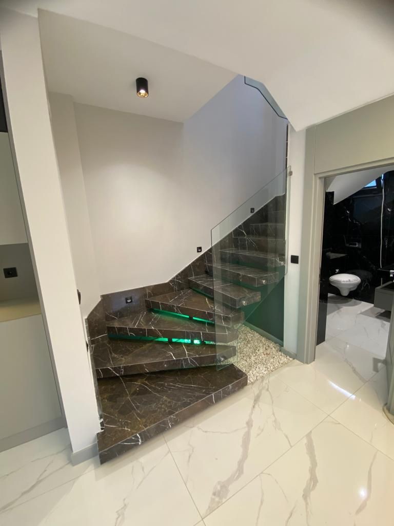 РОСКОШНЫЙ И СОВРЕМЕННЫЙ ДОМ В КУШАДАСЫ НА ПРОДАЖУ.