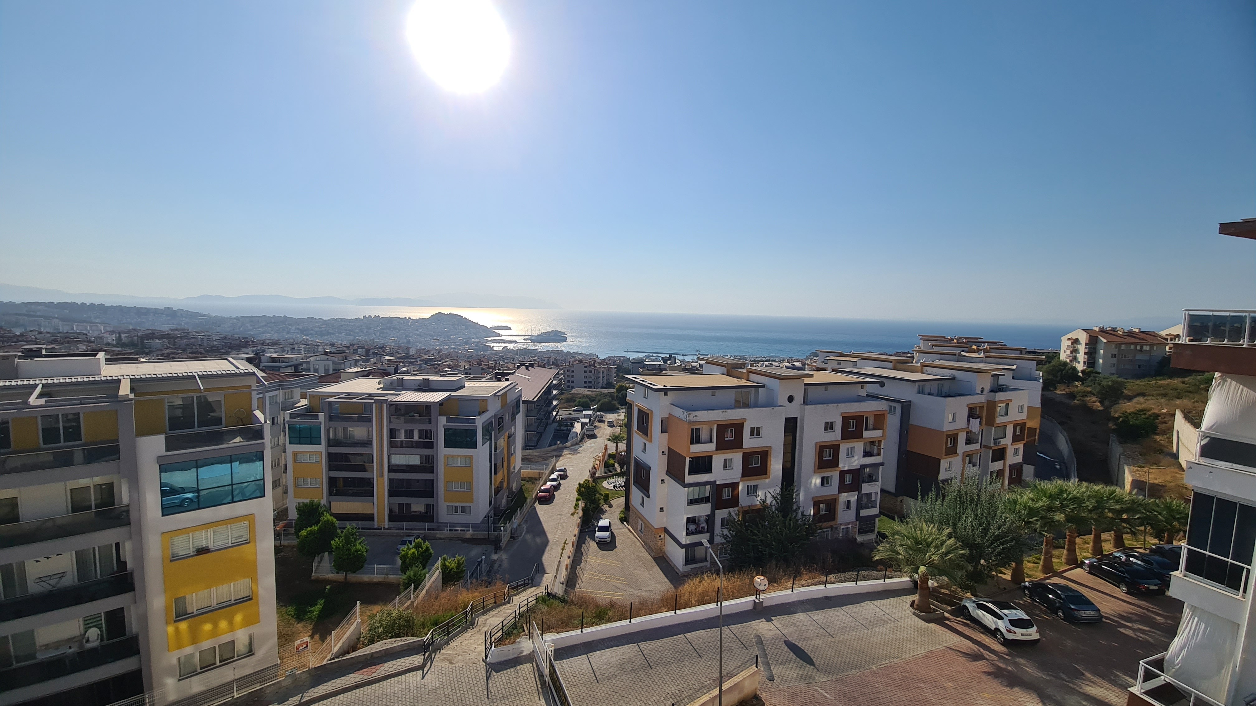 КВАРТИРА 3+1 С ПАНОРАМНЫМ ВИДОМ НА МОРЕ В КУШАДАСЫ.