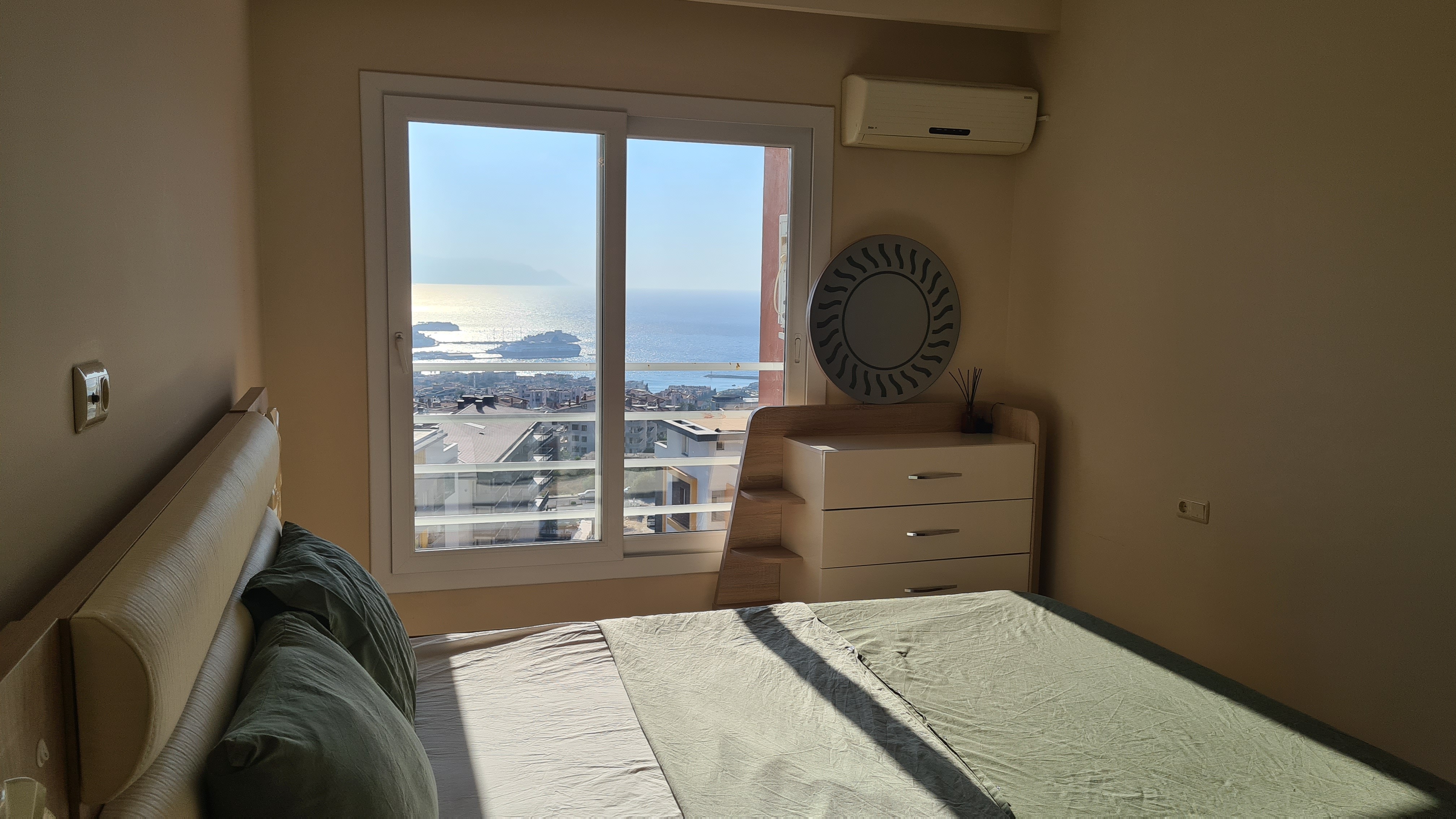 КВАРТИРА 3+1 С ПАНОРАМНЫМ ВИДОМ НА МОРЕ В КУШАДАСЫ.