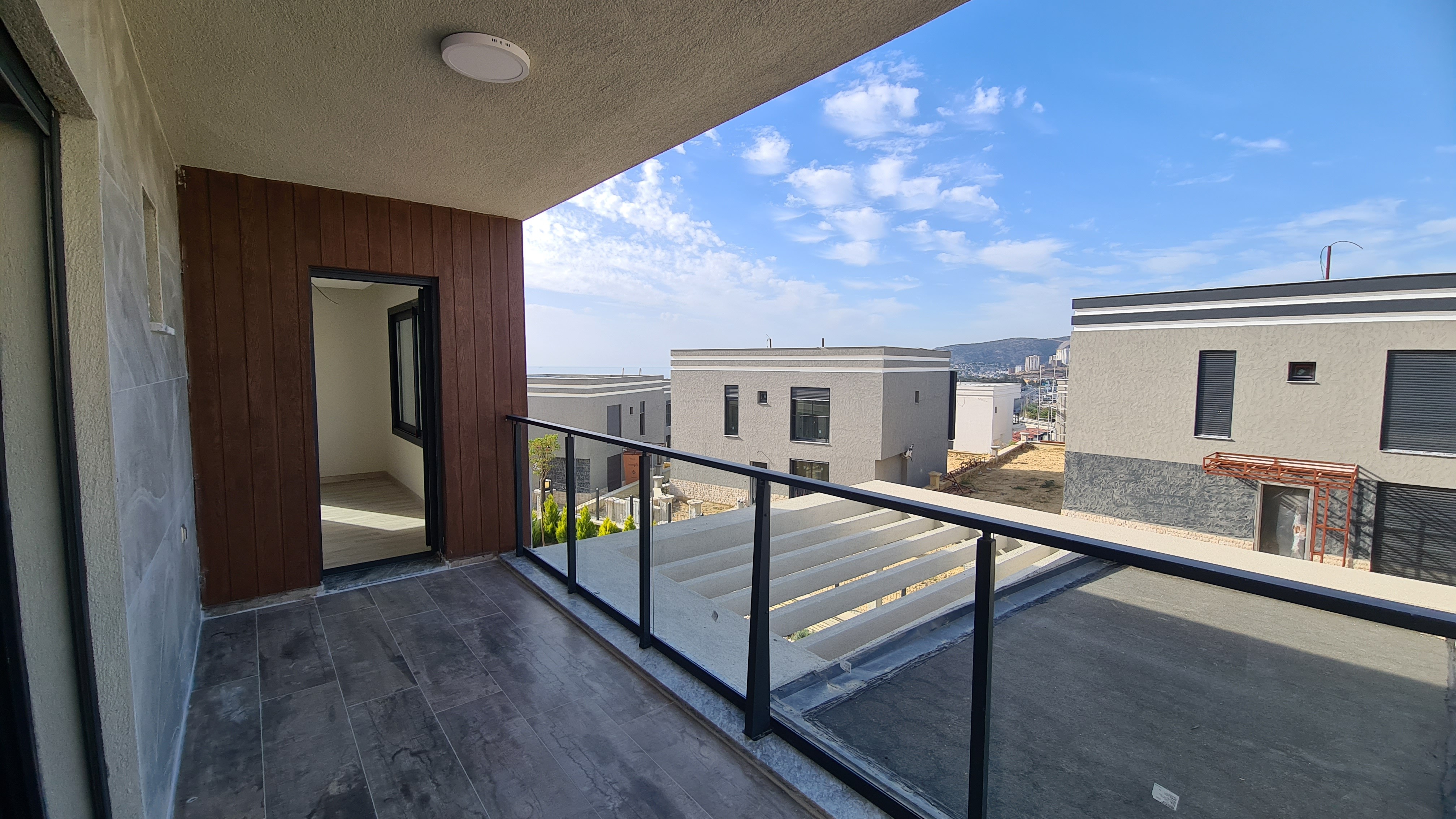 ОТДЕЛЬНАЯ ВИЛЛА С ЧАСТНЫМ БАССЕЙНОМ В КУШАДАСЫ.