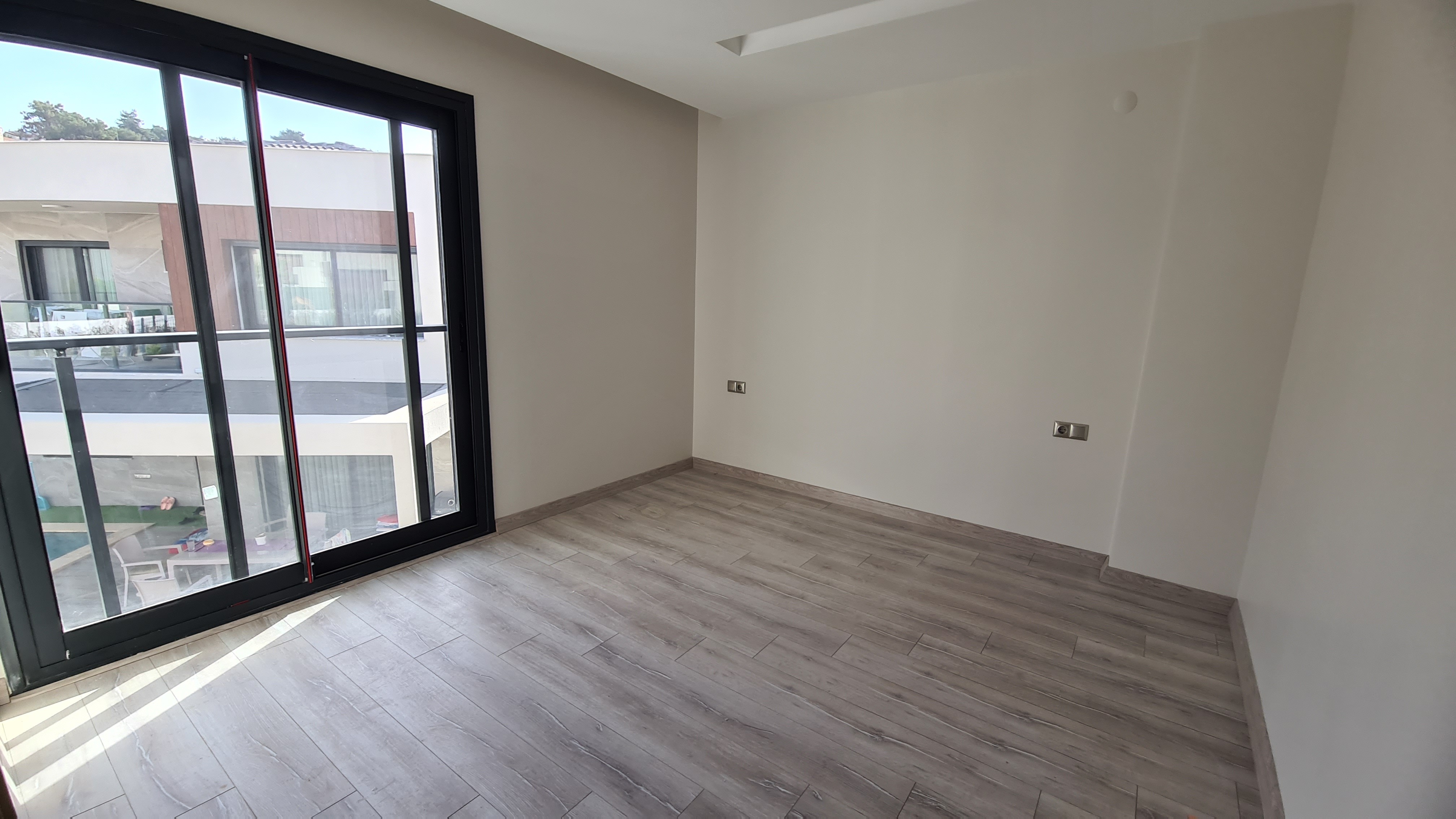 ОТДЕЛЬНАЯ ВИЛЛА С ЧАСТНЫМ БАССЕЙНОМ В КУШАДАСЫ.