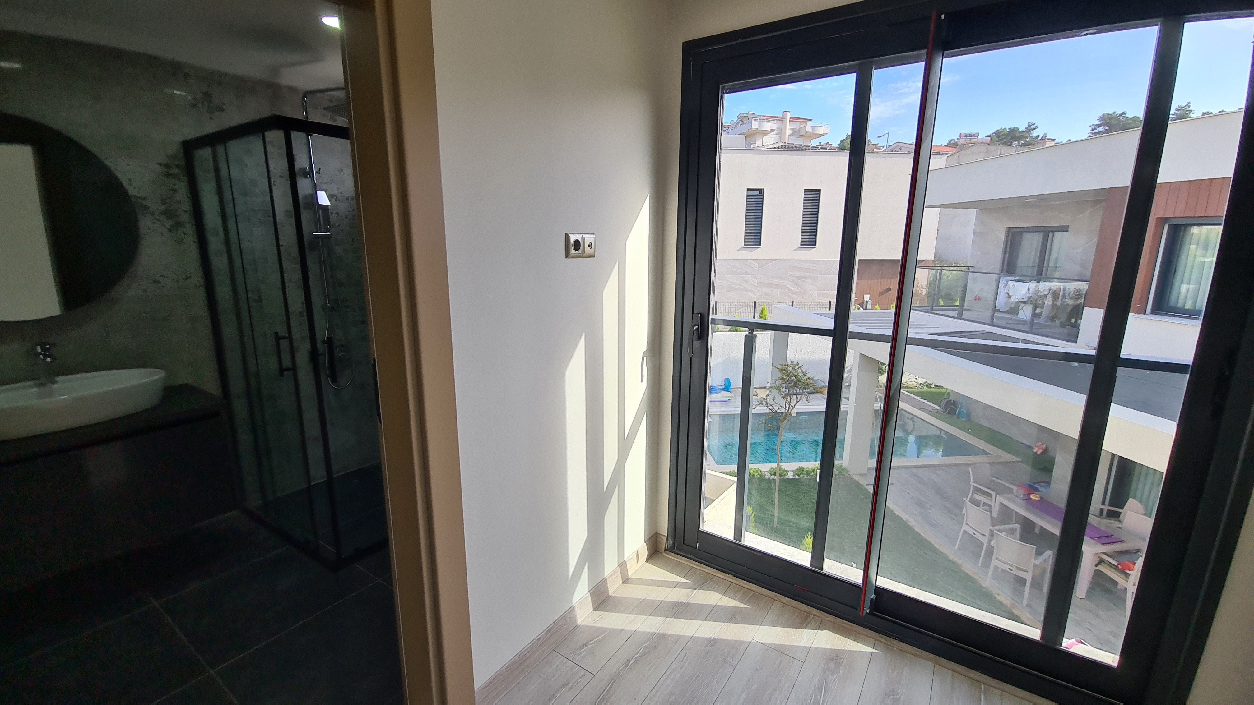 ОТДЕЛЬНАЯ ВИЛЛА С ЧАСТНЫМ БАССЕЙНОМ В КУШАДАСЫ.