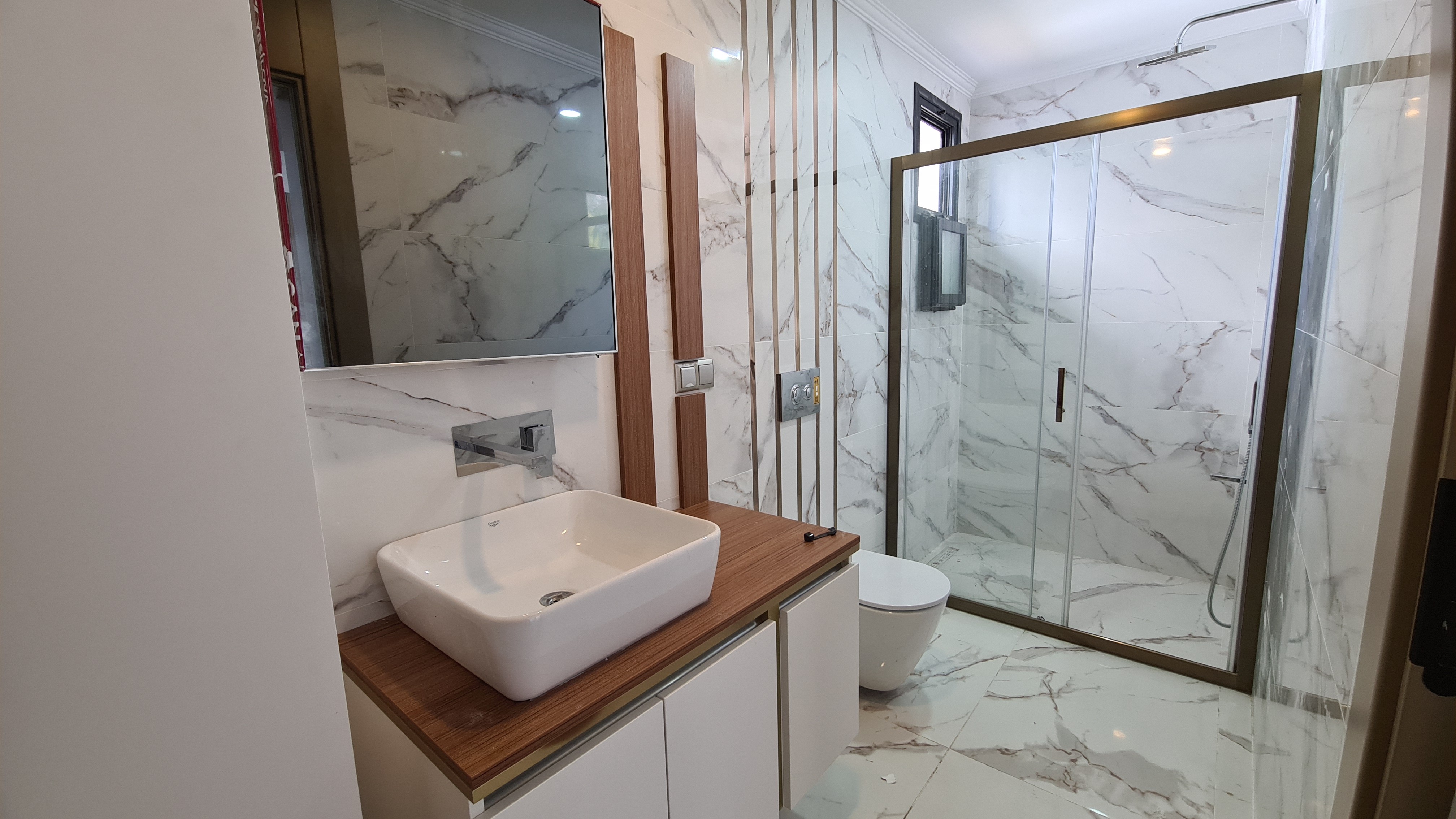 ОТДЕЛЬНАЯ ВИЛЛА С ЧАСТНЫМ БАССЕЙНОМ В КУШАДАСЫ.