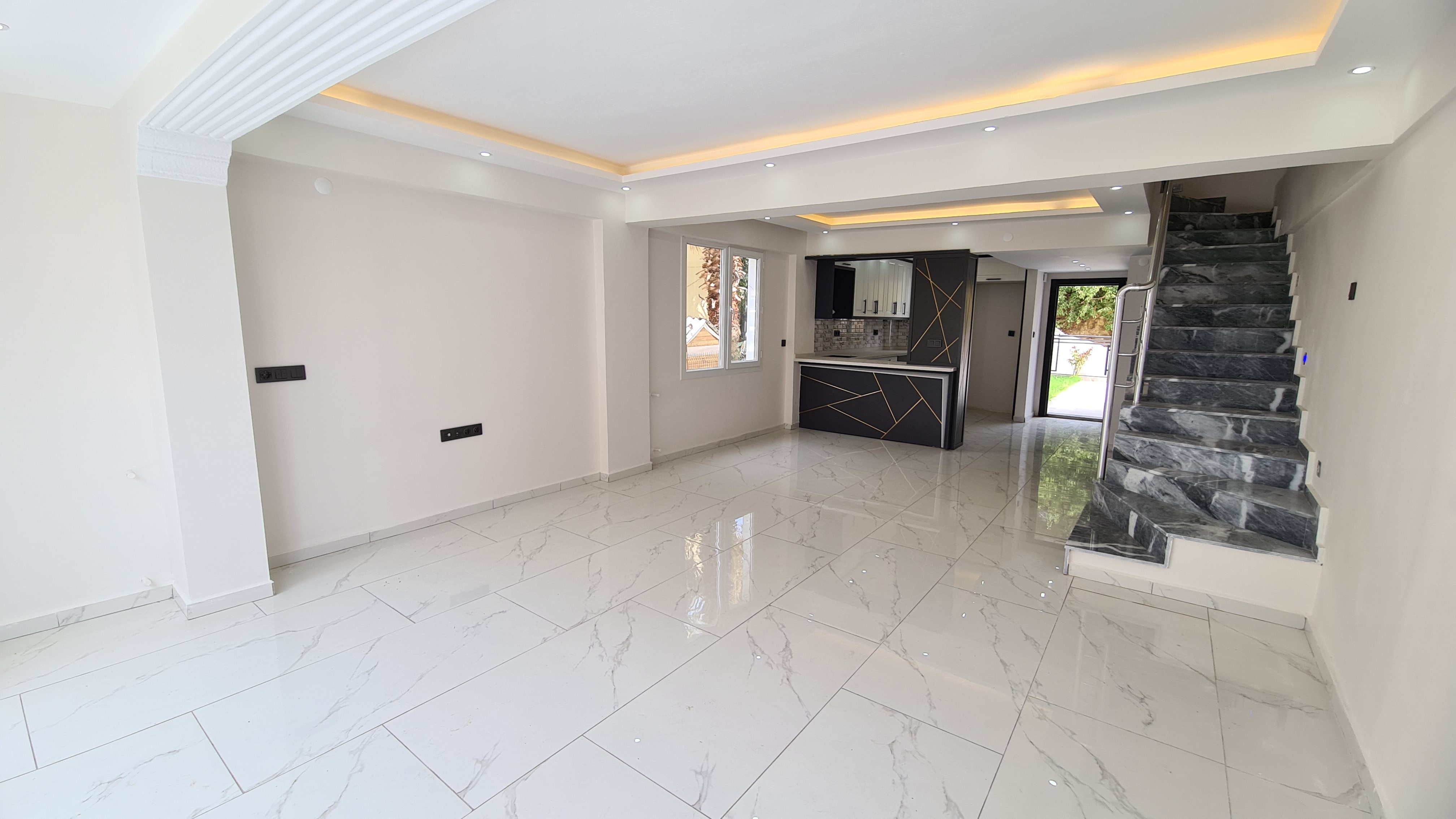 Opportunity Villa in the Marina