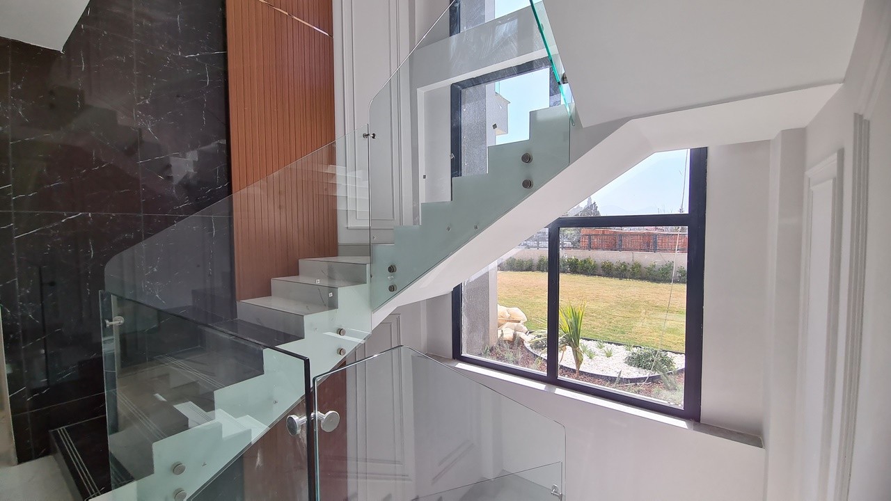 ОТДЕЛЬНАЯ ВИЛЛА С ВИДОМ НА МОРЕ В КУШАДАСЫ.