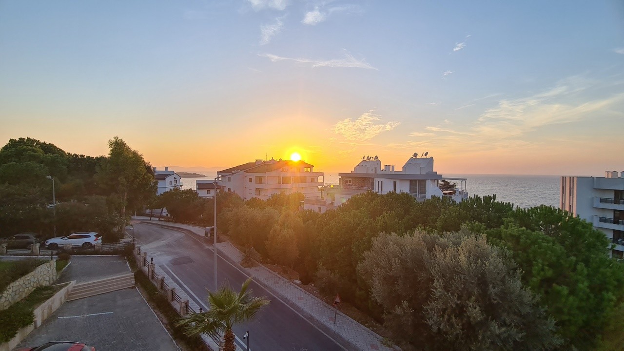 Aparment For Sale in City Center Just Opposite Marina