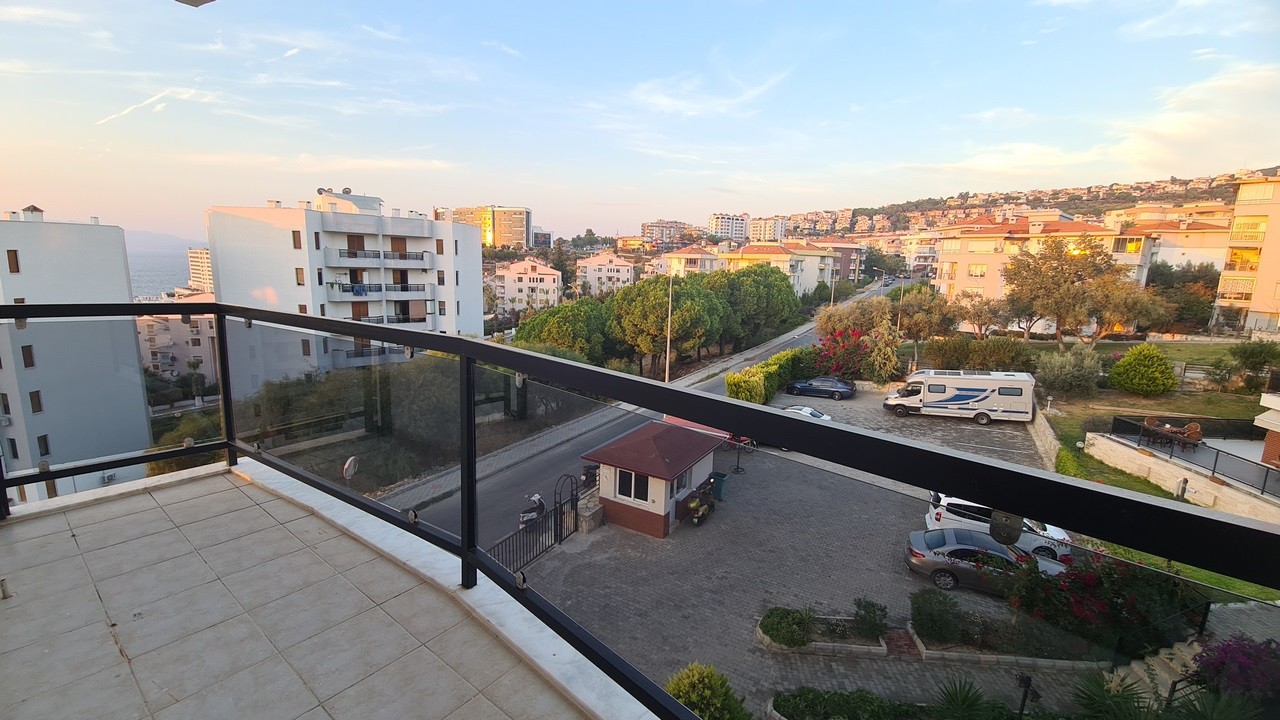 Aparment For Sale in City Center Just Opposite Marina