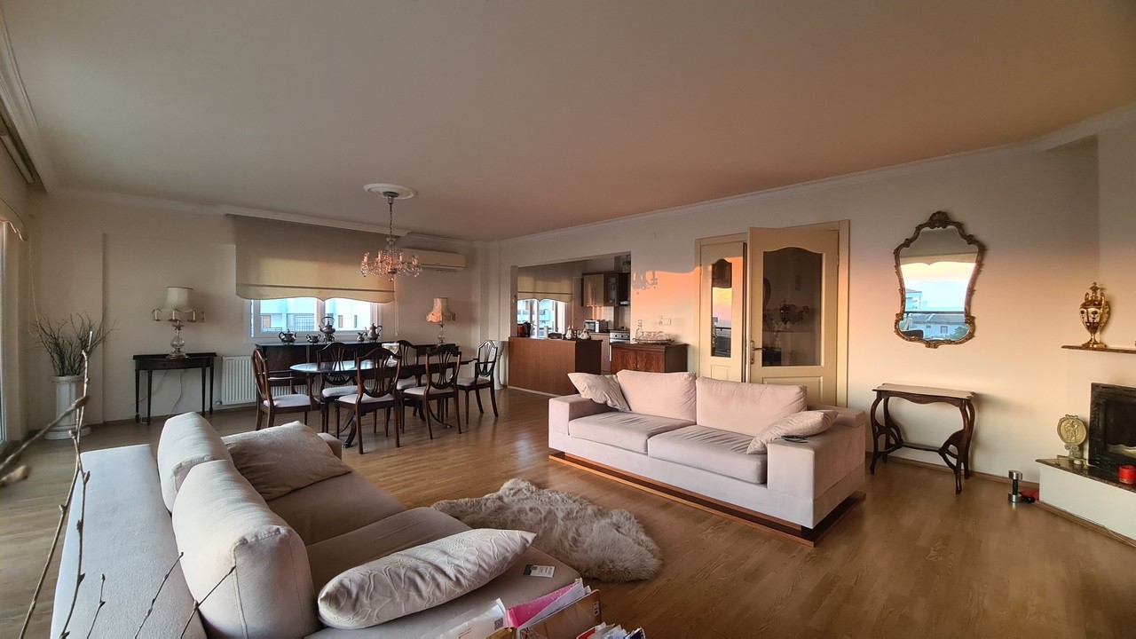 Aparment For Sale in City Center Just Opposite Marina