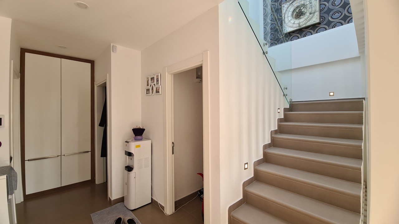 FULLY FURNISHED , 4 BEDROOM 4 BATHROOM 500 SQM PLOT 