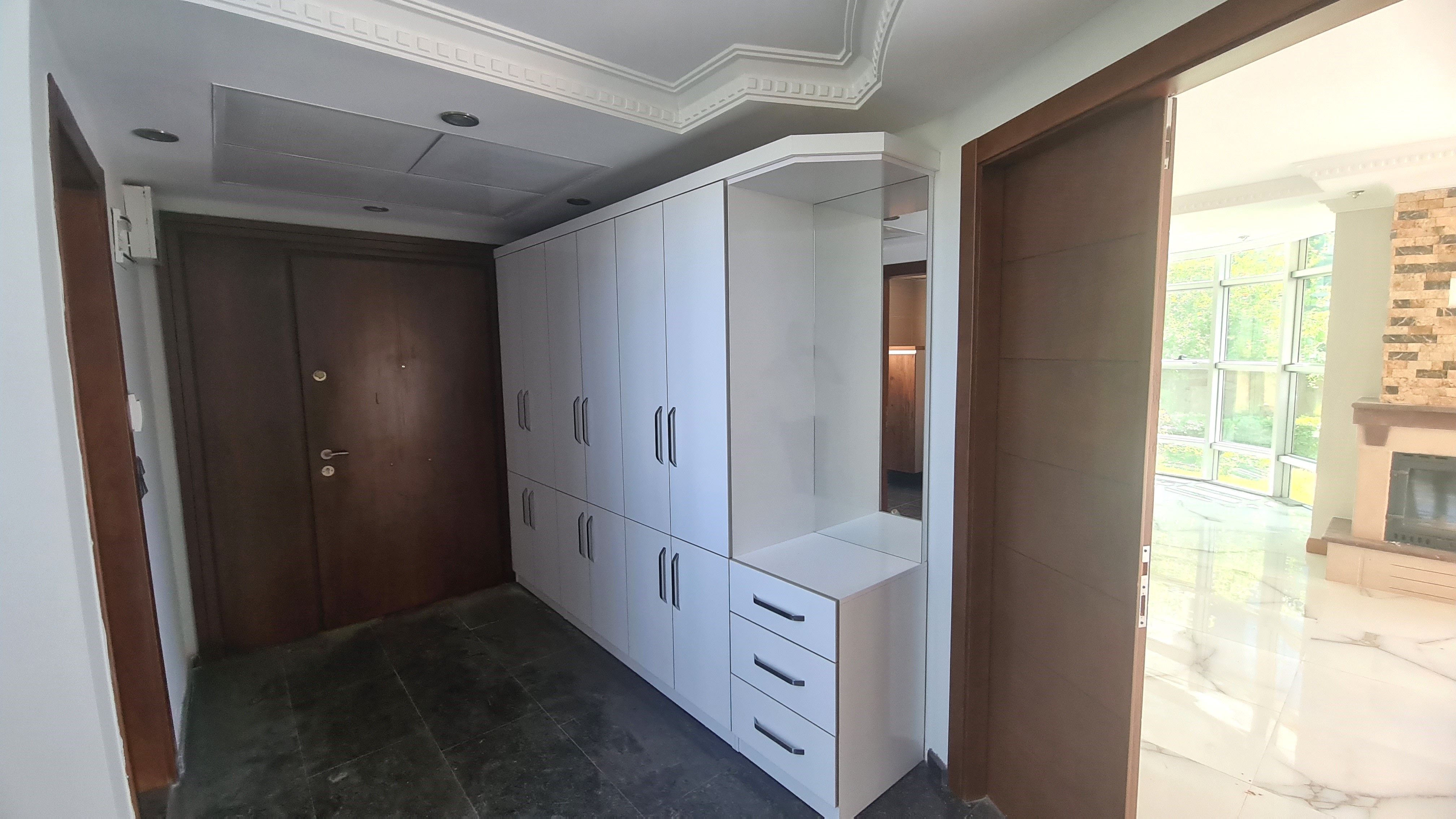 PRIVATE DETACHED VILLA  WITH SEA VIEW IN MARINA AREA