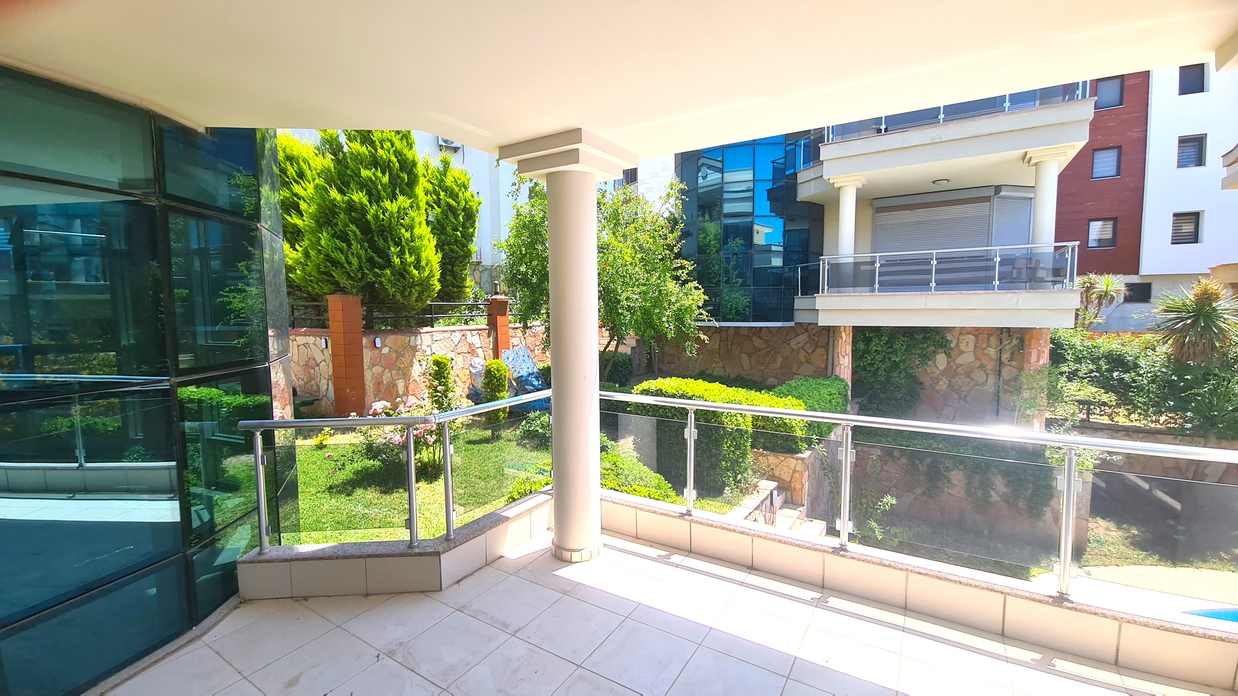 PRIVATE DETACHED VILLA  WITH SEA VIEW IN MARINA AREA