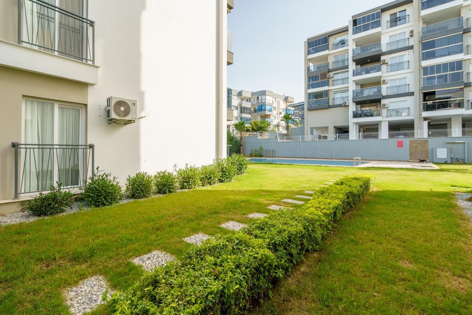 SPECIALLY DESIGNED SPACIOUS 2+1 GARDEN FLOOR