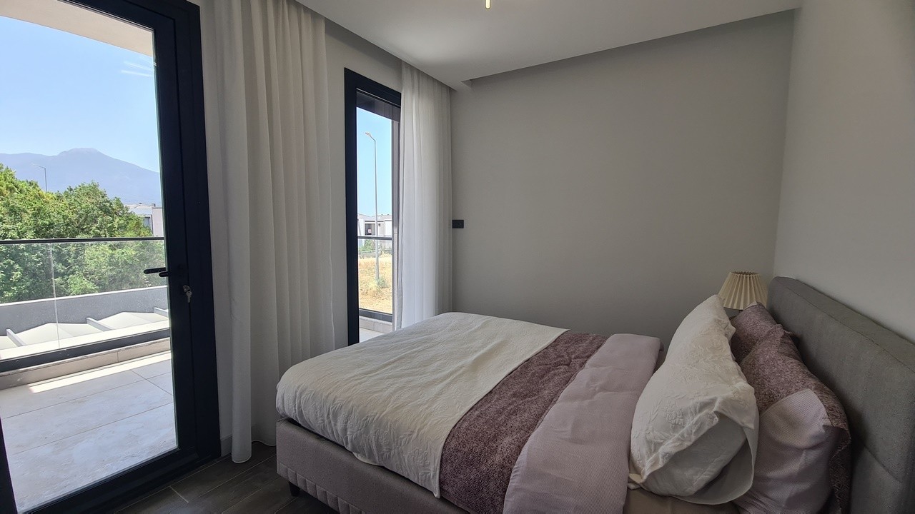 PRIVATE DETACHED VİLLA 300 SQM GARDEN IN GÜZELÇAMLI