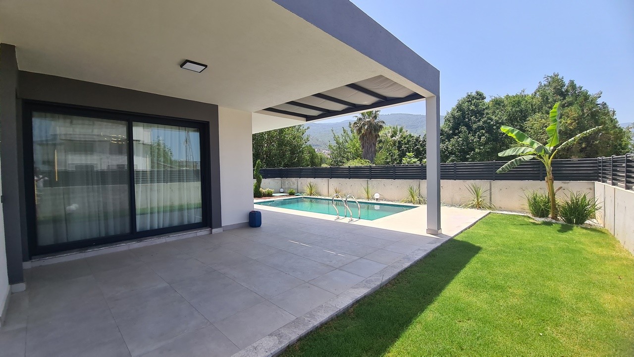 PRIVATE DETACHED VİLLA 300 SQM GARDEN IN GÜZELÇAMLI