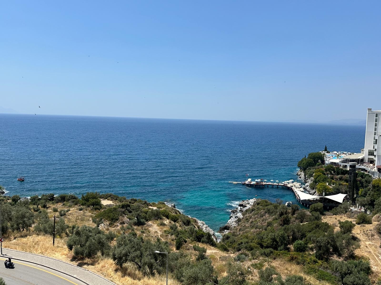 Splendid Duplex Apartment with Full Sea View, Walking Distance to Beach and Center