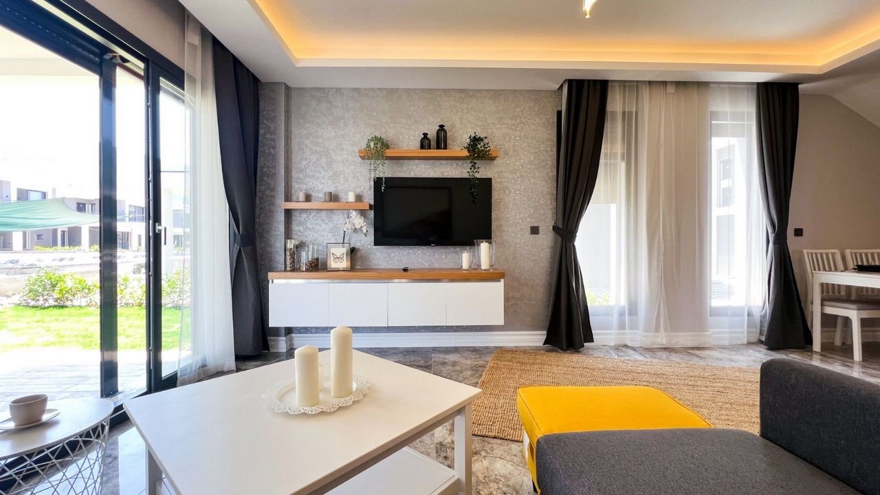 Detached Villa with Private Pool and Near the Sea