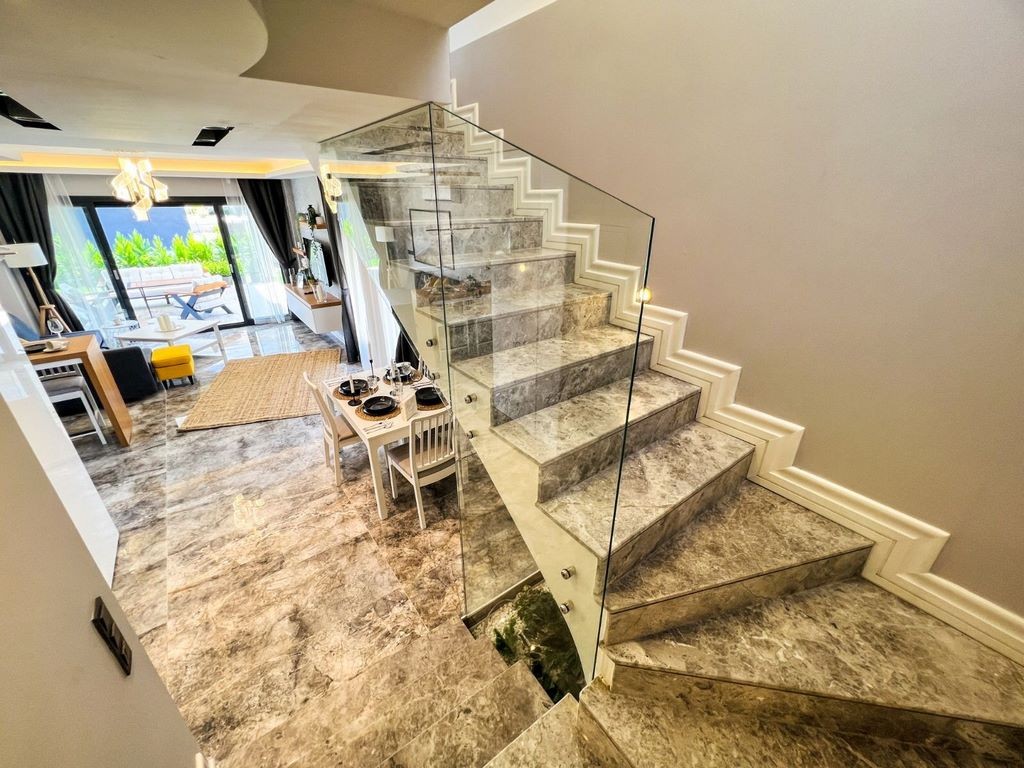 Detached Villa with Private Pool and Near the Sea