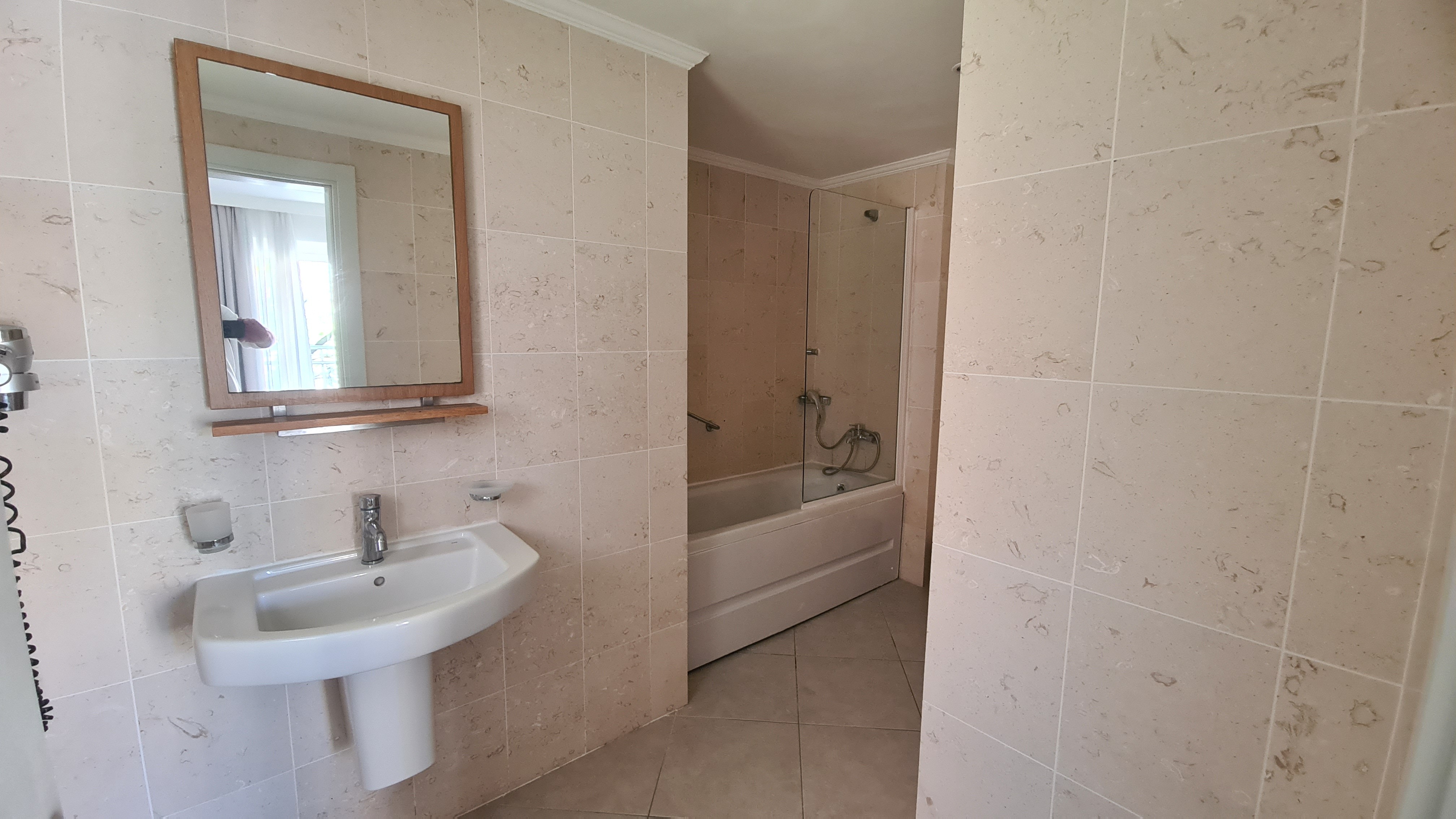 Luxury Golf Resort Spa Hotel, Opportunity with 2+1 Apartment