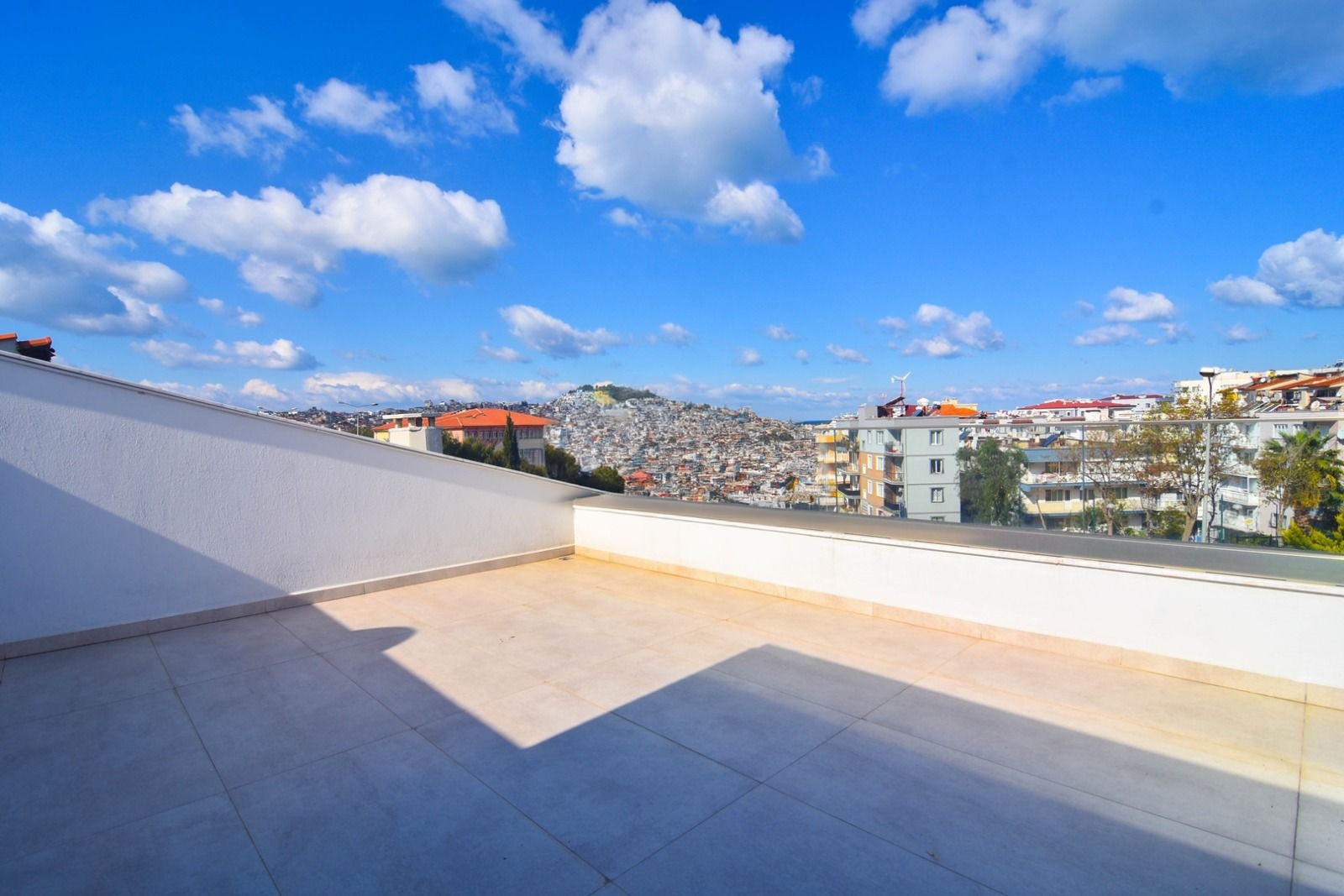 Central 3-Story Office with Sea View in Kuşadası