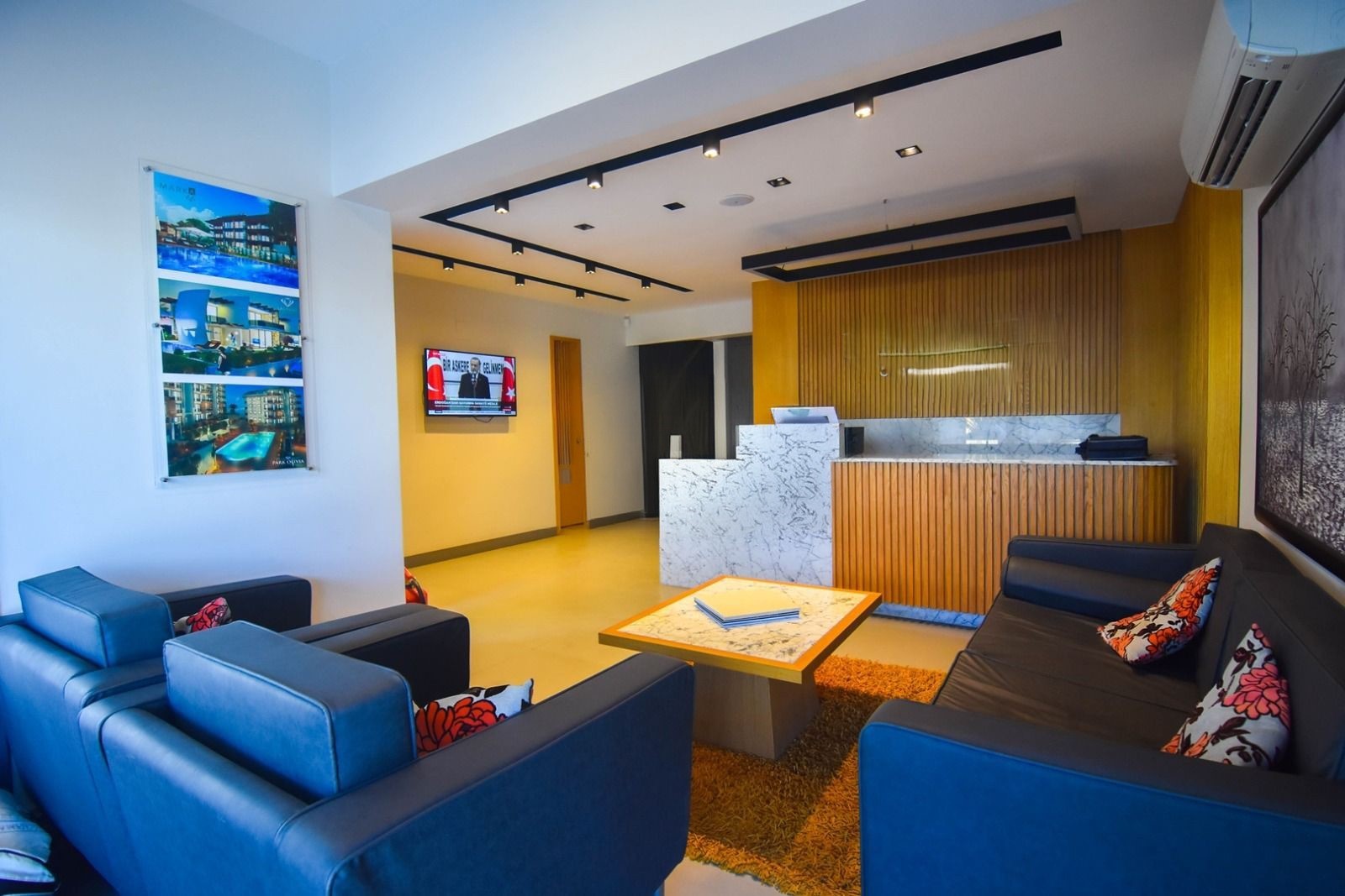 Central 3-Story Office with Sea View in Kuşadası