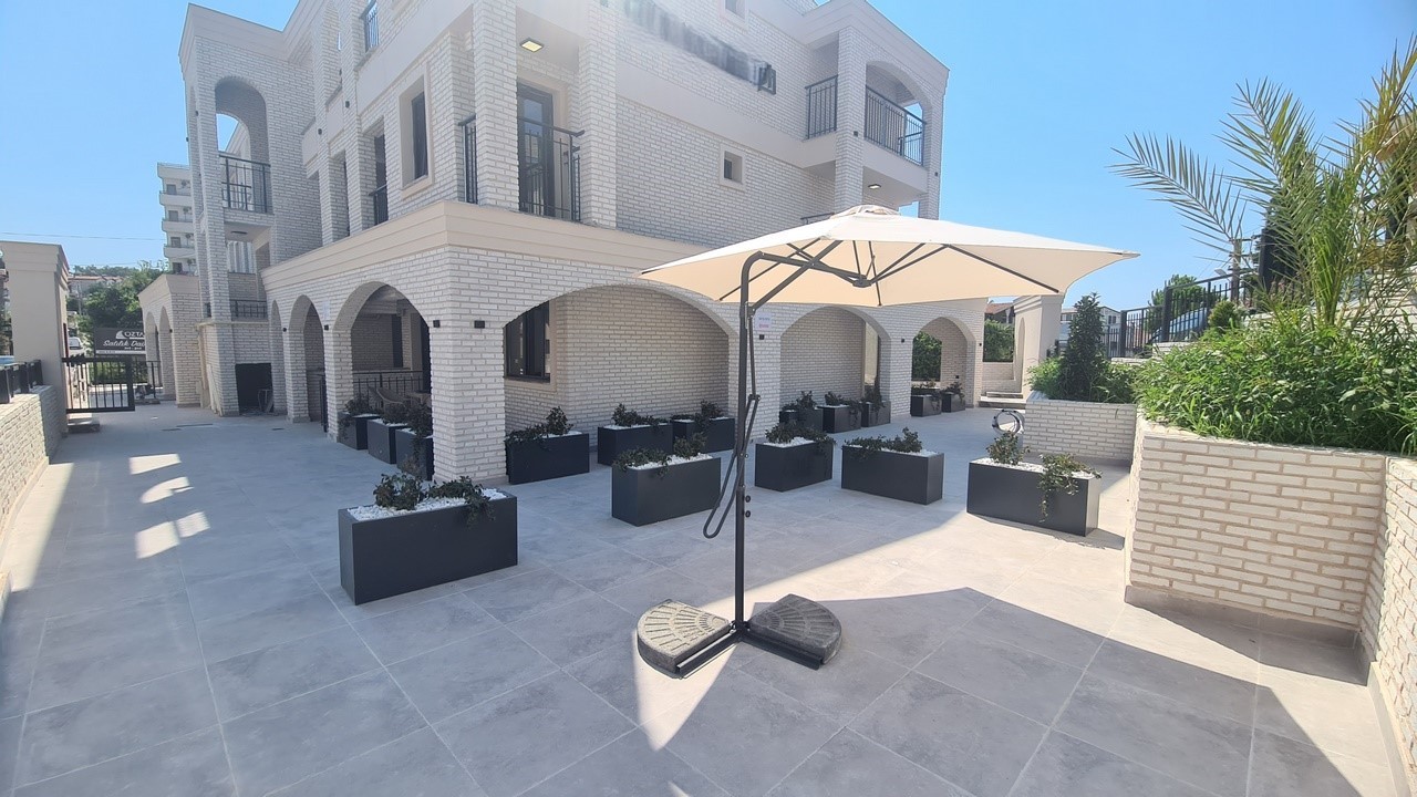 COUNTRY MODERN ARCHITECTURE APARTMENTS ON THE LADİES BEACH