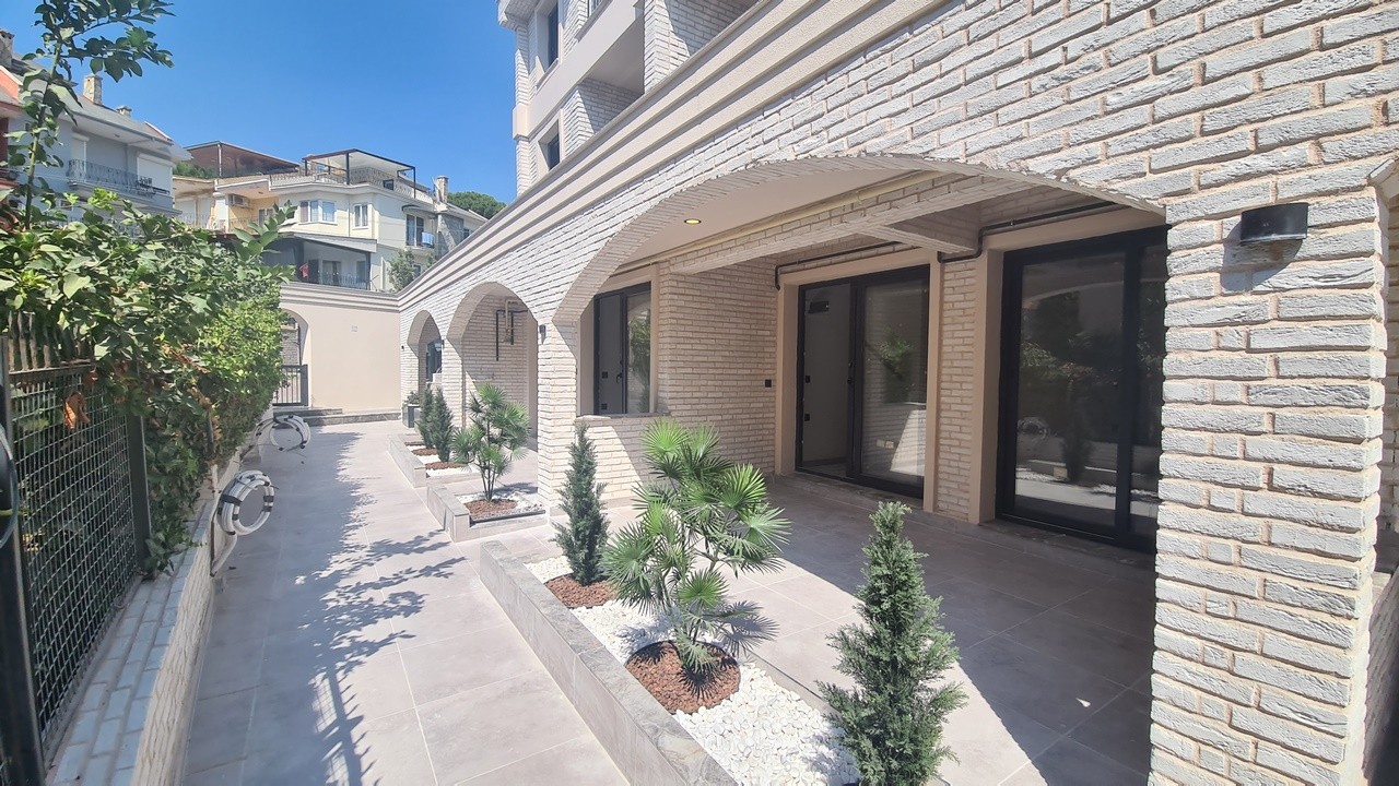 COUNTRY MODERN ARCHITECTURE APARTMENTS ON THE LADİES BEACH