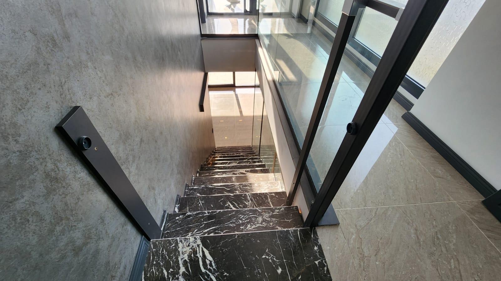 ОТДЕЛЬНАЯ ВИЛЛА С ЧАСТНЫМ САДОВЫМ УЧАСТКОМ В КУШАДАСЫ.